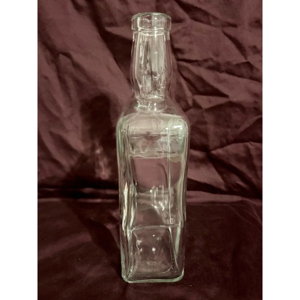 EMPTY Berlin Packaging liquor/liqueur bottle clear glass decanter 9.5”